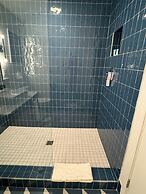 Lux Studio W City Views and Pool