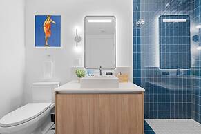 Lux Studio W City Views and Pool