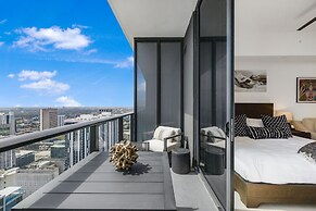 Lux Studio W City Views and Pool