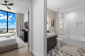 Lux Studio W City Views and Pool
