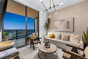 Lux Studio W City Views and Pool