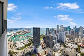 Lux Studio W City Views and Pool