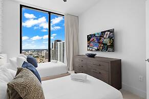 Lux Studio W City Views and Pool