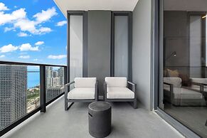 Lux Studio W City Views and Pool