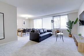 Fantastic 2BR Condo with Gym