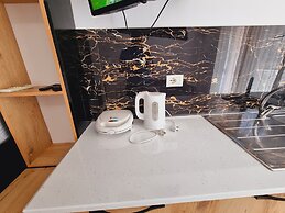 Teo's Deluxe Studios