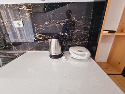 Teo's Deluxe Studios