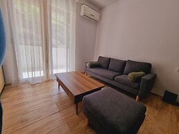 Teo's Deluxe Studios