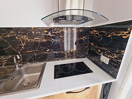 Teo's Deluxe Studios