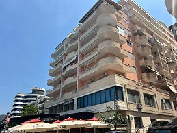 Teo's Deluxe Studios