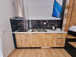 Teo's Deluxe Studios