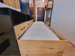 Teo's Deluxe Studios