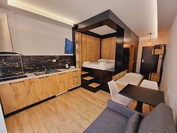 Teo's Deluxe Studios