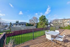 Renton Lakeside Oasis, Lakeview, 4B 2.5B, Spacious