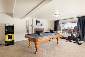 Renton Lakeside Oasis, Lakeview, 4B 2.5B, Spacious