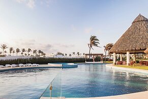 Dream Diamante with Beach Club