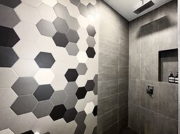 Ceylonz Suites by Manhattan Group