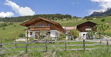 Apartment in Kaunerberg Near Lake