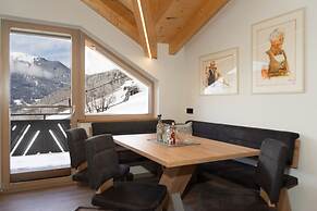 Apartment in Kaunerberg Near Lake
