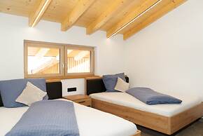 Apartment in Kaunerberg Near Lake
