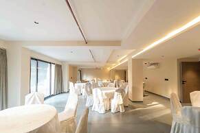 Vilmaris Luxury Hotel in Calangute