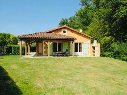 Spacious Villa With Garden and Pool