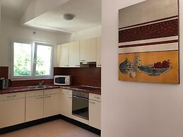 Spacious Villa With Garden and Pool