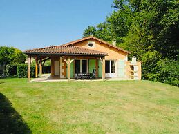 Spacious Villa With Garden and Pool