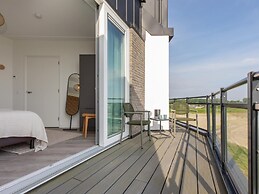 Lush Apartment With Water Views