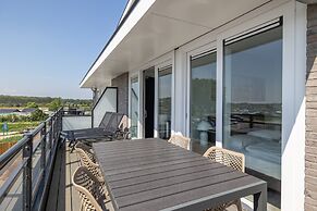 Lush Apartment With Water Views
