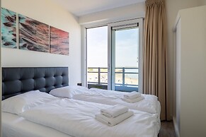 Lush Apartment With Water Views
