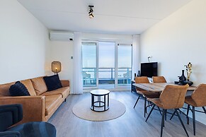 Lush Apartment With Water Views