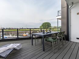 Lush Apartment With Water Views