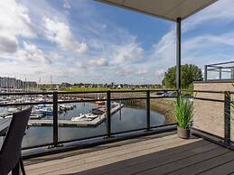 Lush Apartment With Water Views