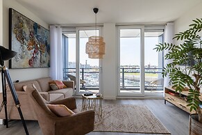 Lush Apartment With Water Views