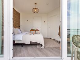 Lush Apartment With Water Views