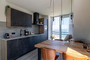Lush Apartment With Water Views