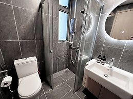 The Luxe by Manhattan Group