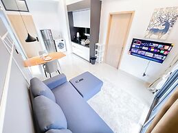 The Luxe by Manhattan Group