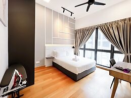 The Luxe by Manhattan Group