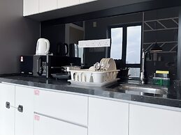 The Luxe by Manhattan Group