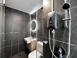 The Luxe by Manhattan Group