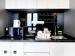 The Luxe by Manhattan Group