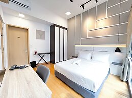 The Luxe by Manhattan Group