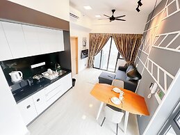 The Luxe by Manhattan Group