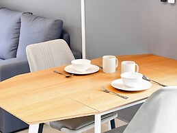 The Luxe by Manhattan Group