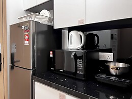 The Luxe by Manhattan Group