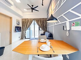 The Luxe by Manhattan Group