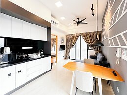 The Luxe by Manhattan Group