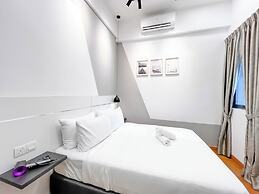 The Luxe by Manhattan Group